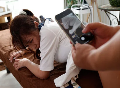 Tôi gặp em nhân viên thì địt luôn