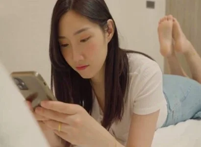 Bà xã mây mưa cùng anh nhân viên giao hàng